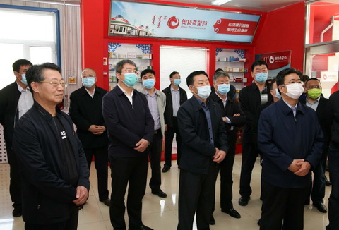 自治区政协副主席魏国楠莅临奥特奇蒙药乌兰浩特中蒙制药有限公司调研