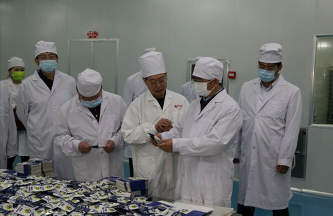 自治区政协副主席魏国楠莅临奥特奇蒙药乌兰浩特中蒙制药有限公司调研